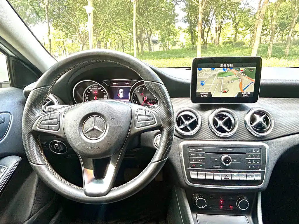 Mercedes-Benz GLA 2017 — фото 17