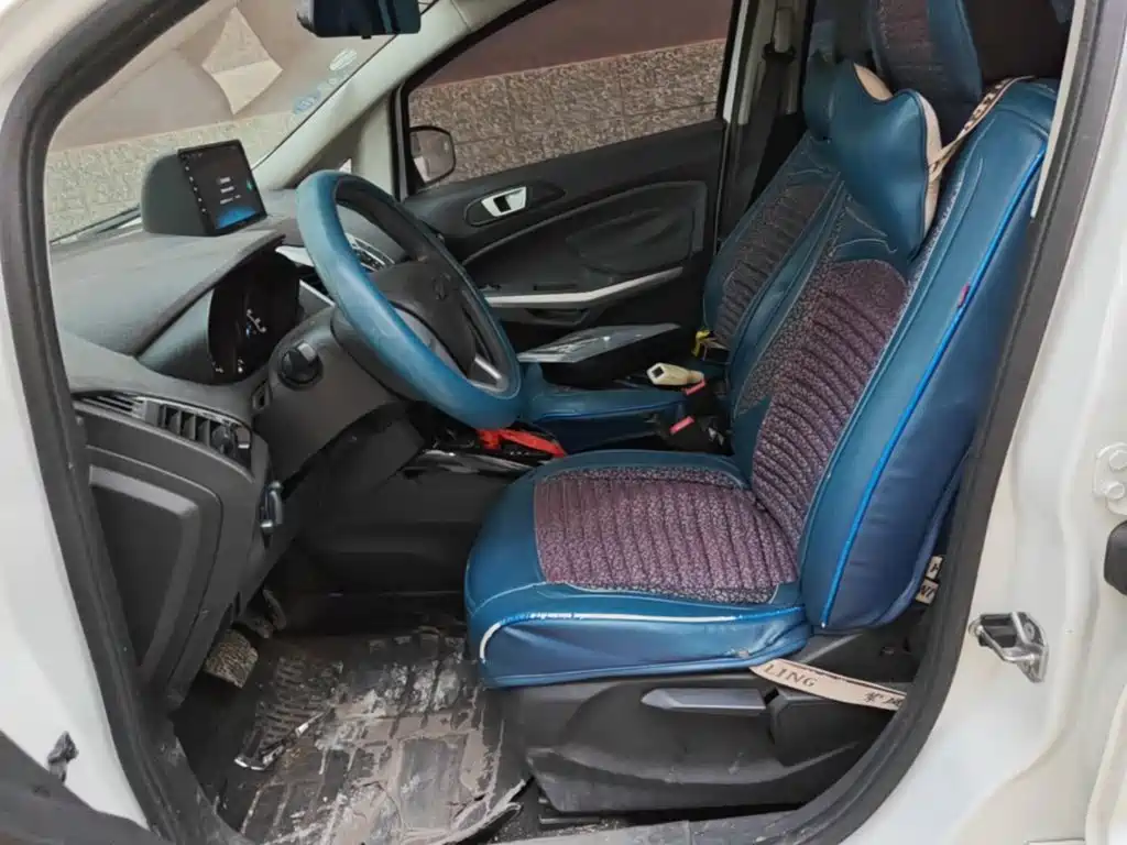 Ford EcoSport 2017 — фото 15
