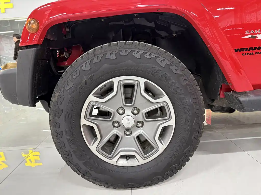 Jeep Wrangler 2015 — фото 10