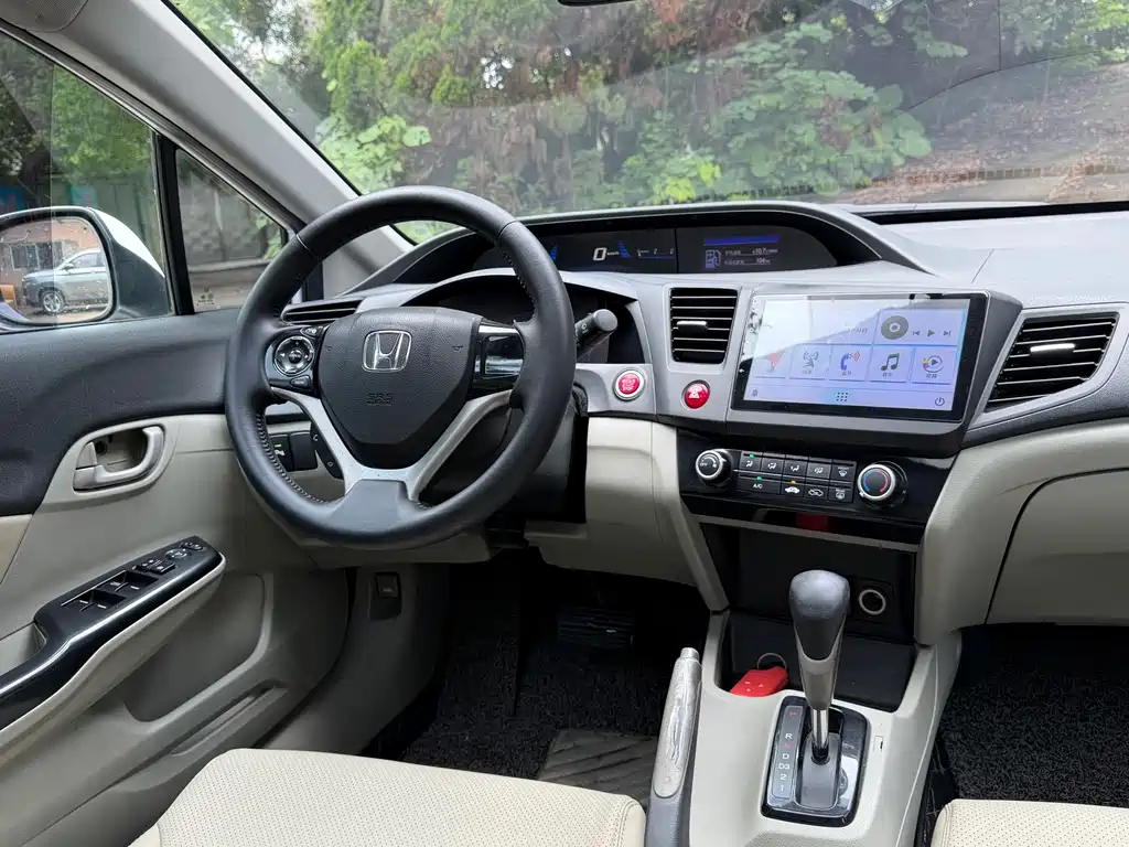 Honda Civic 2016 — фото 12