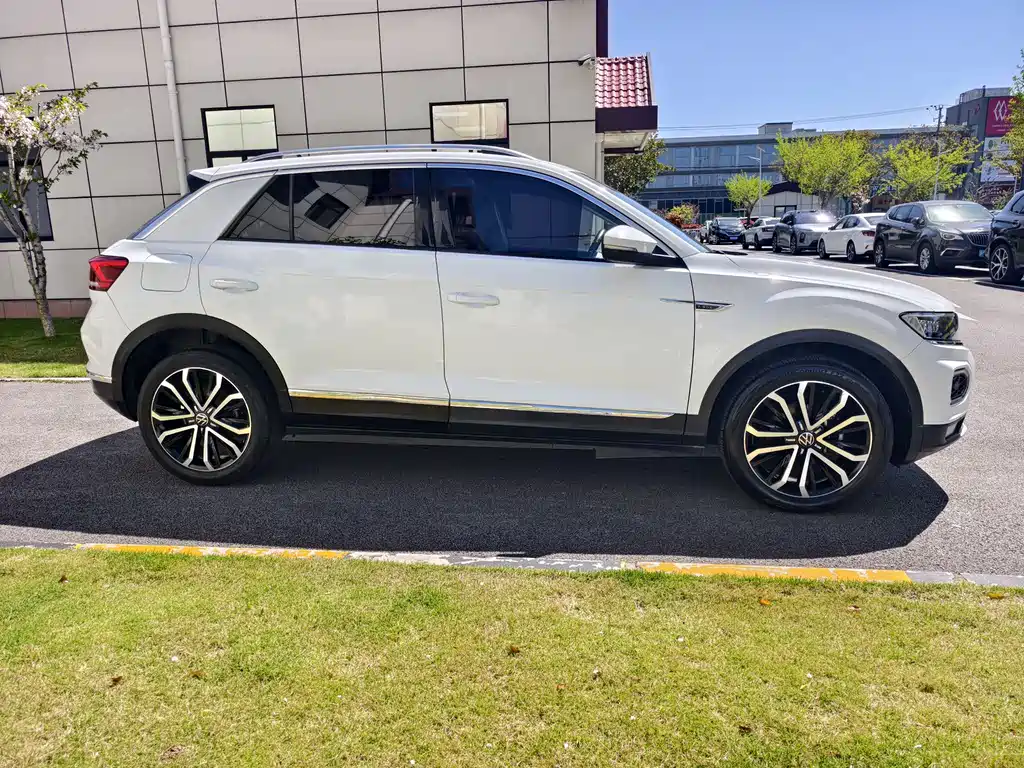 Volkswagen T-Roc 2022 — фото 4