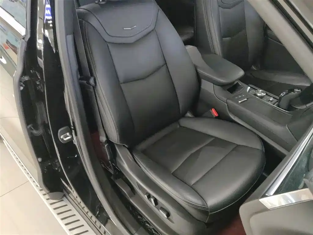 Cadillac XT5 2020 — фото 25