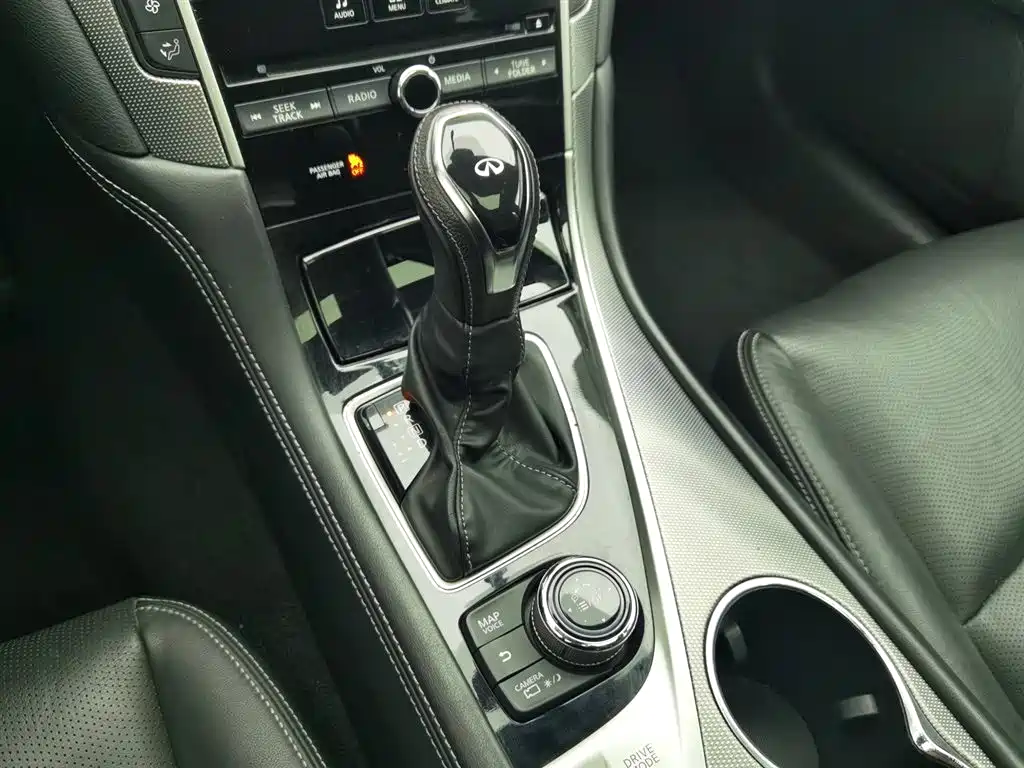Infiniti Q50L 2018 — фото 13