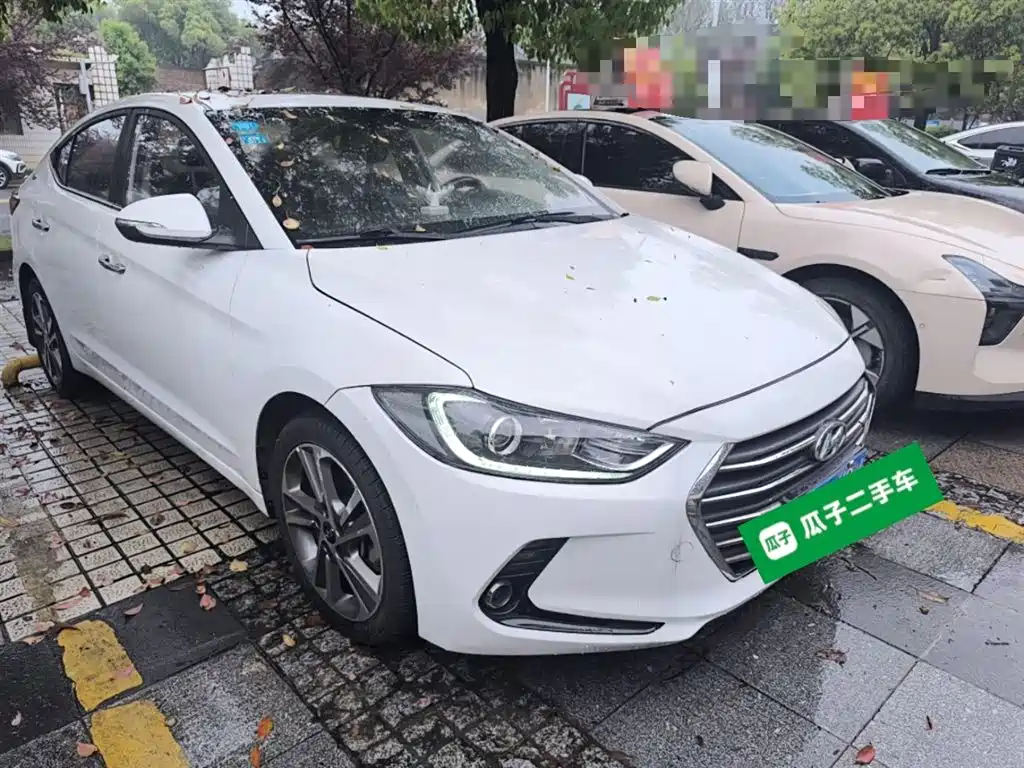 Hyundai Elantra 2018 — фото 21