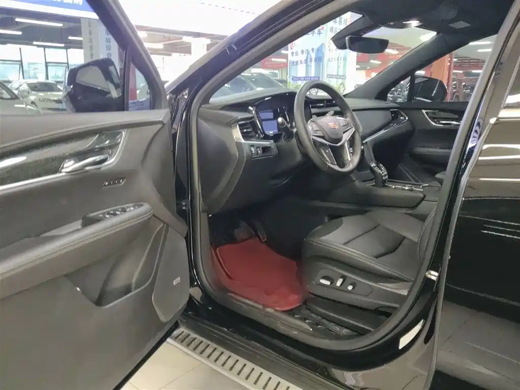 Cadillac XT5 2020 — фото 16