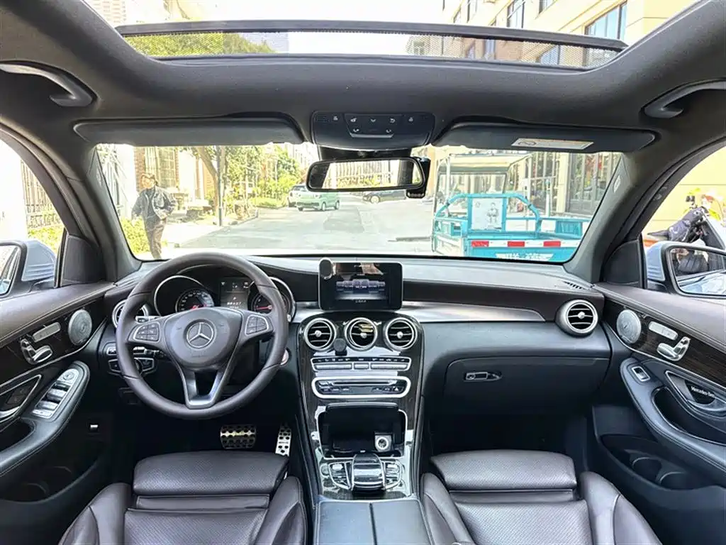 Mercedes-Benz GLC 2016 — фото 18
