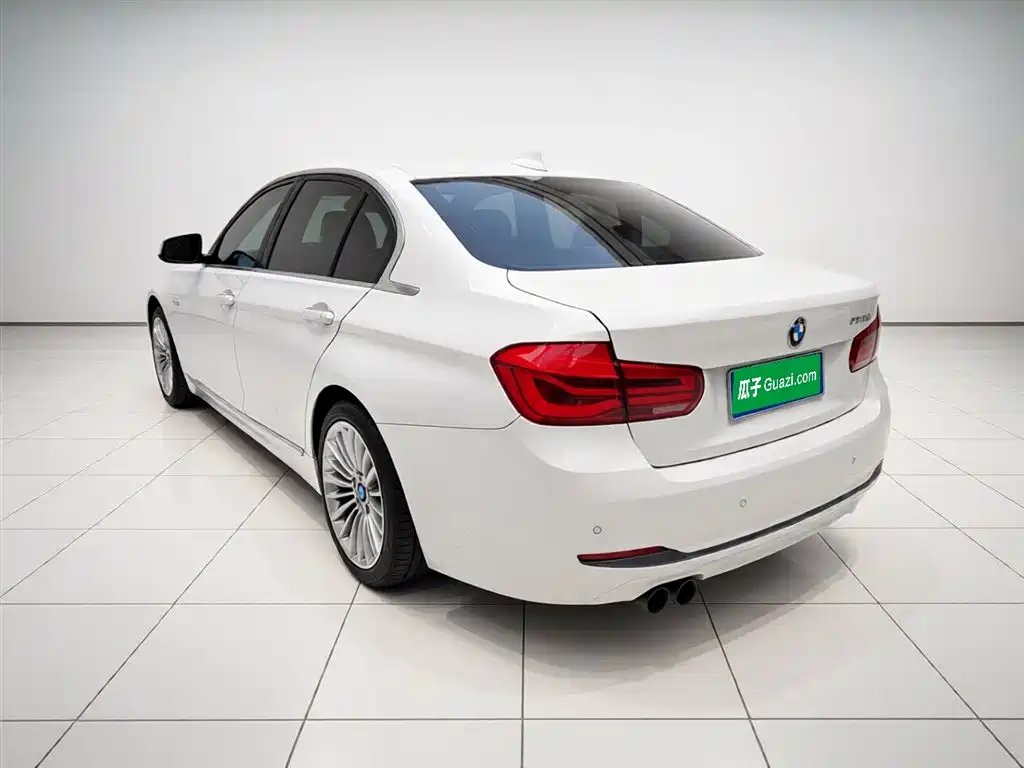 BMW 3 Series 2018 — фото 5