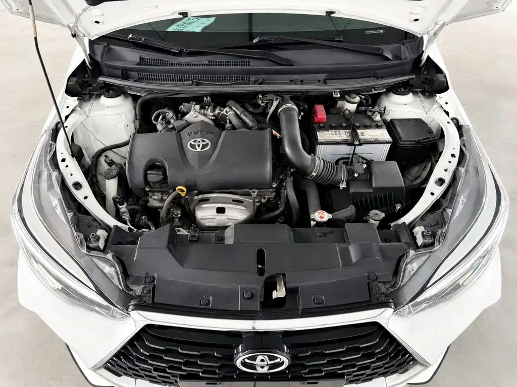 Toyota Yaris L 2022 — фото 10