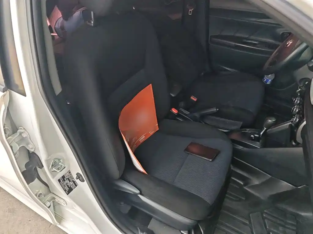 Toyota Yaris L 2018 — фото 25