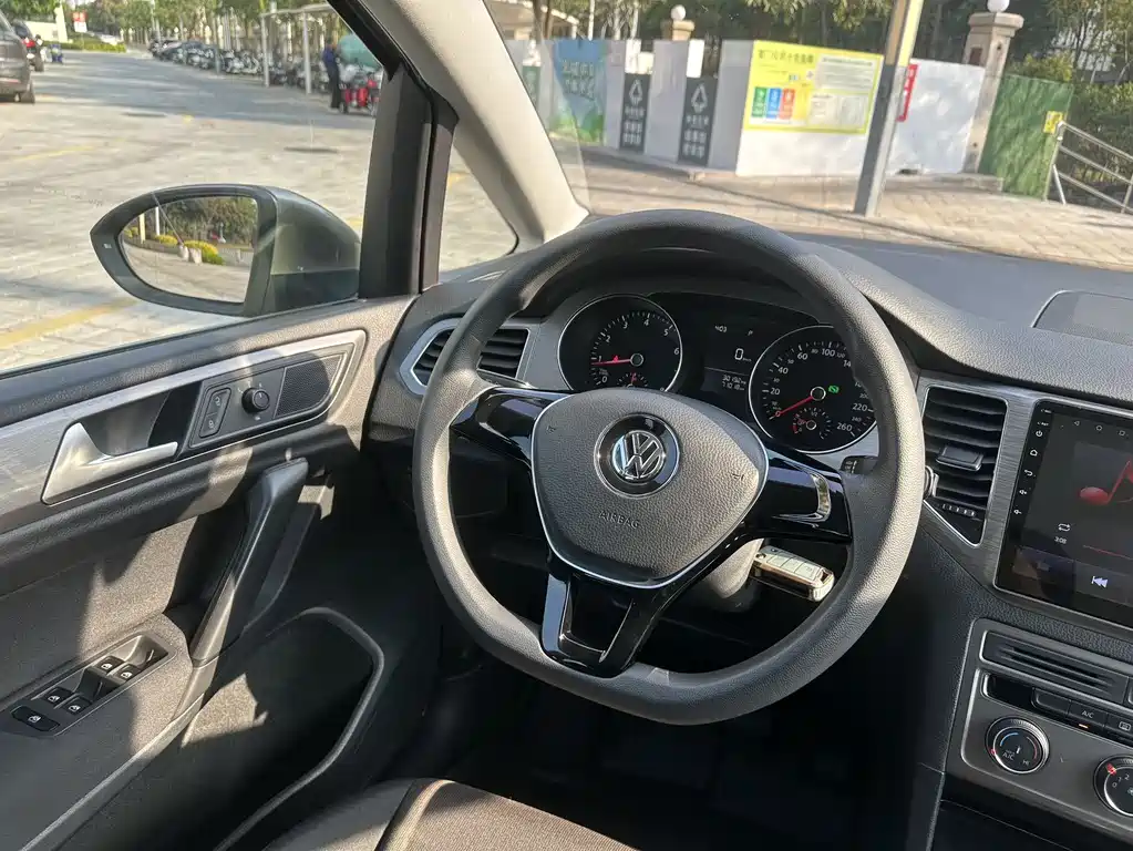 Volkswagen Golf Sportsvan 2019 — фото 12