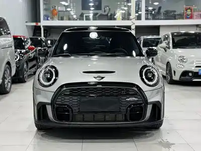 MINI MINI 2023