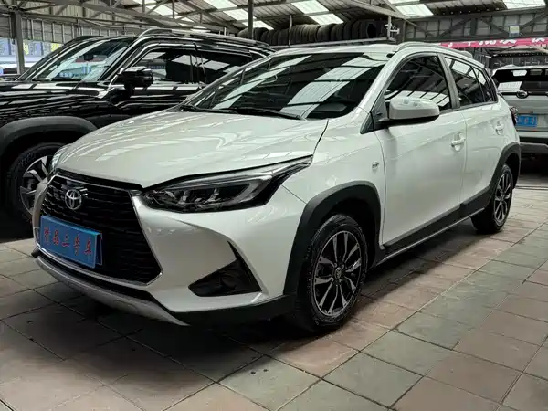 Toyota Yaris L 2022