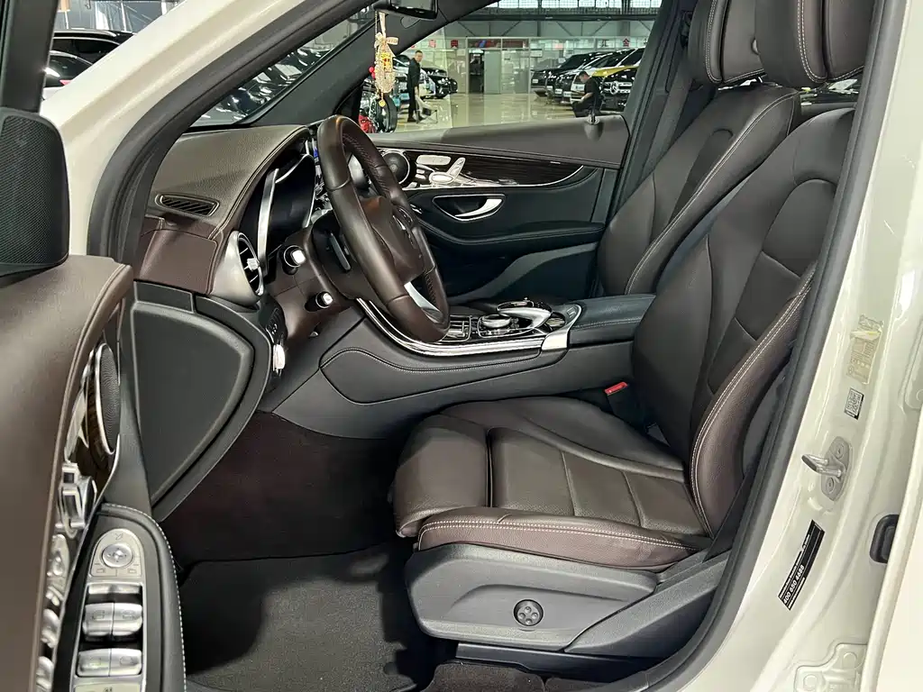 Mercedes-Benz GLC 2016 — фото 12