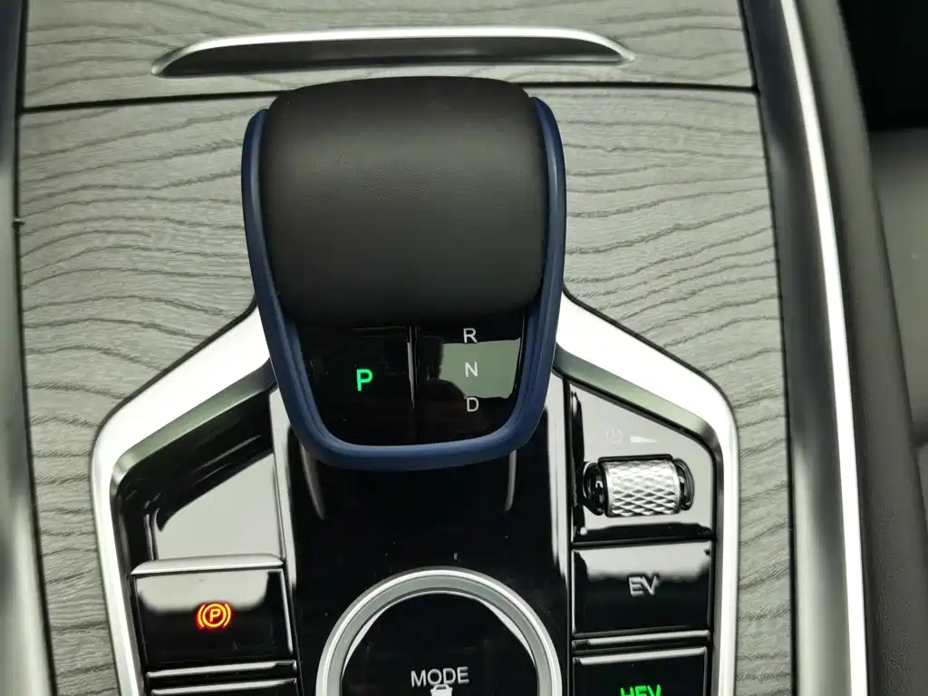 Chery Tiggo 8 PRO New Energy 2025 — фото 13