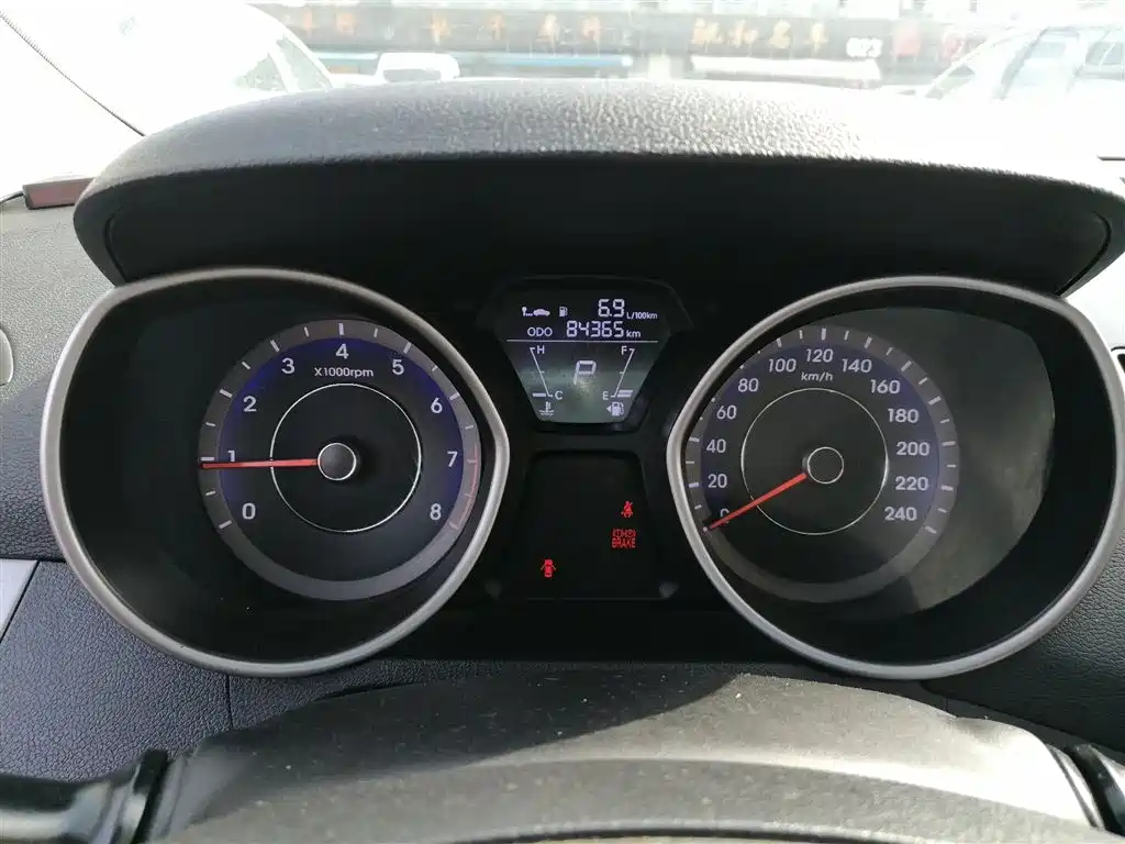 Hyundai Elantra Langdong 2018 — фото 4