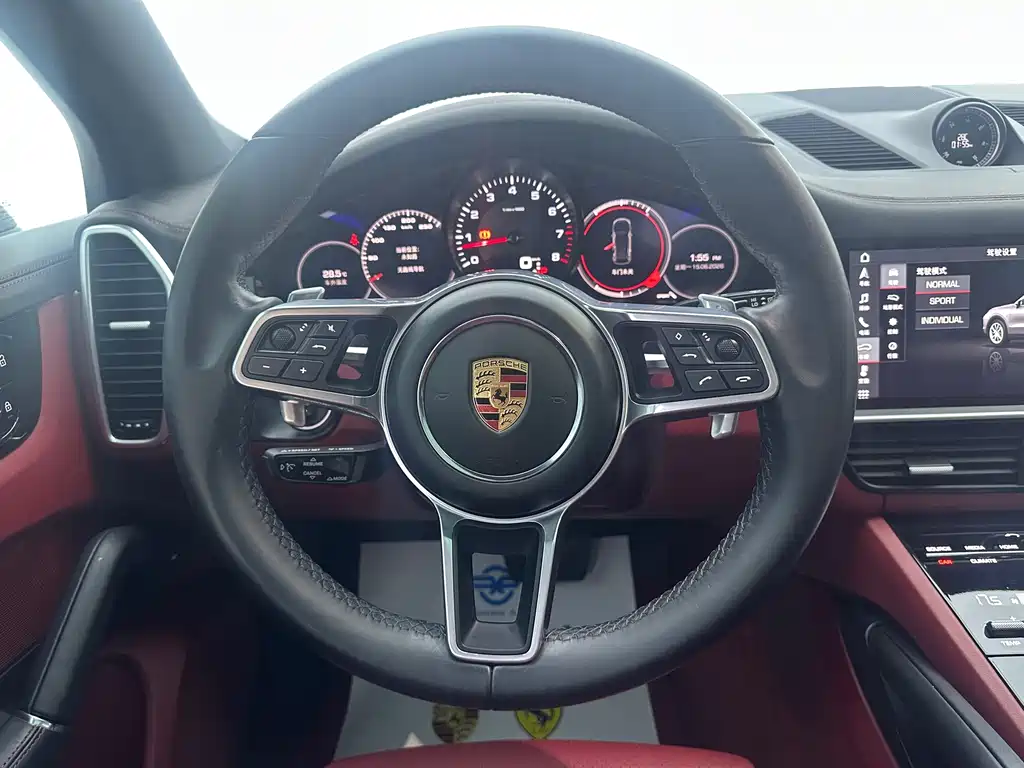 Porsche Cayenne 2020 — фото 12