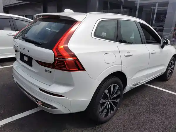 Volvo XC60 2025