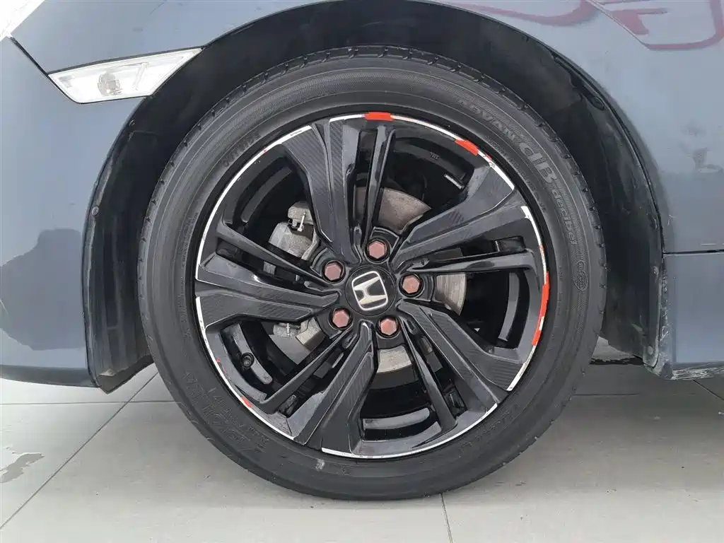 Honda Civic 2018 — фото 17