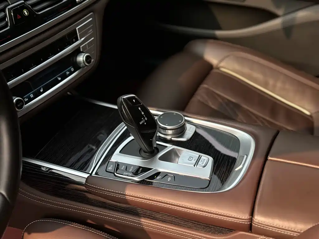BMW 7 Series 2021 — фото 15