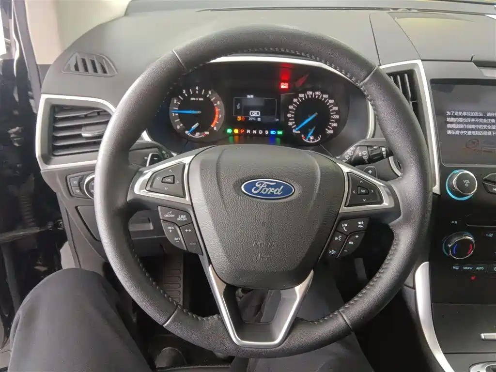 Ford Edge 2018 — фото 11