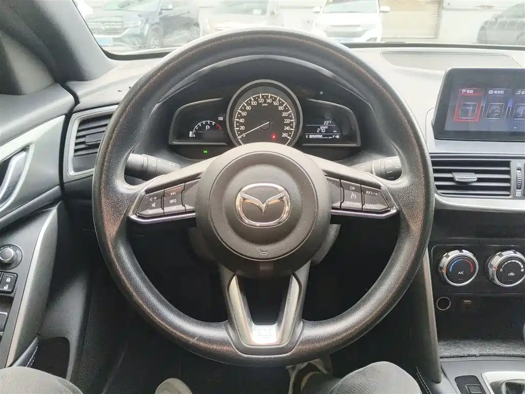 Mazda CX-4 2019 — фото 11