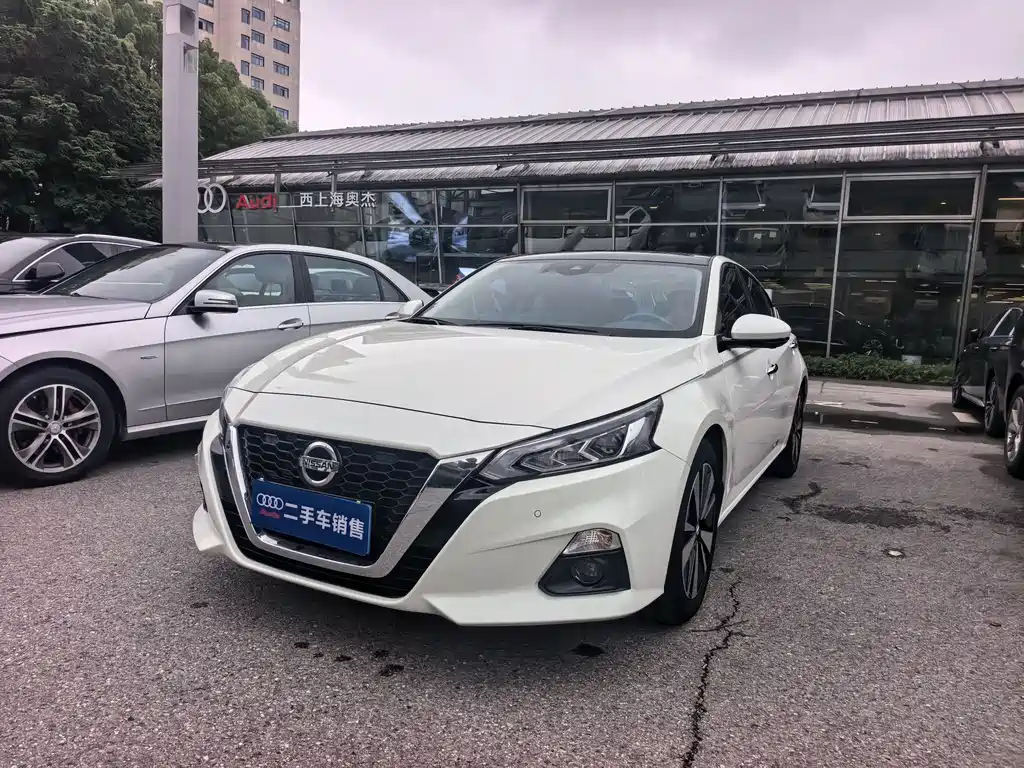 Nissan Teana 2022