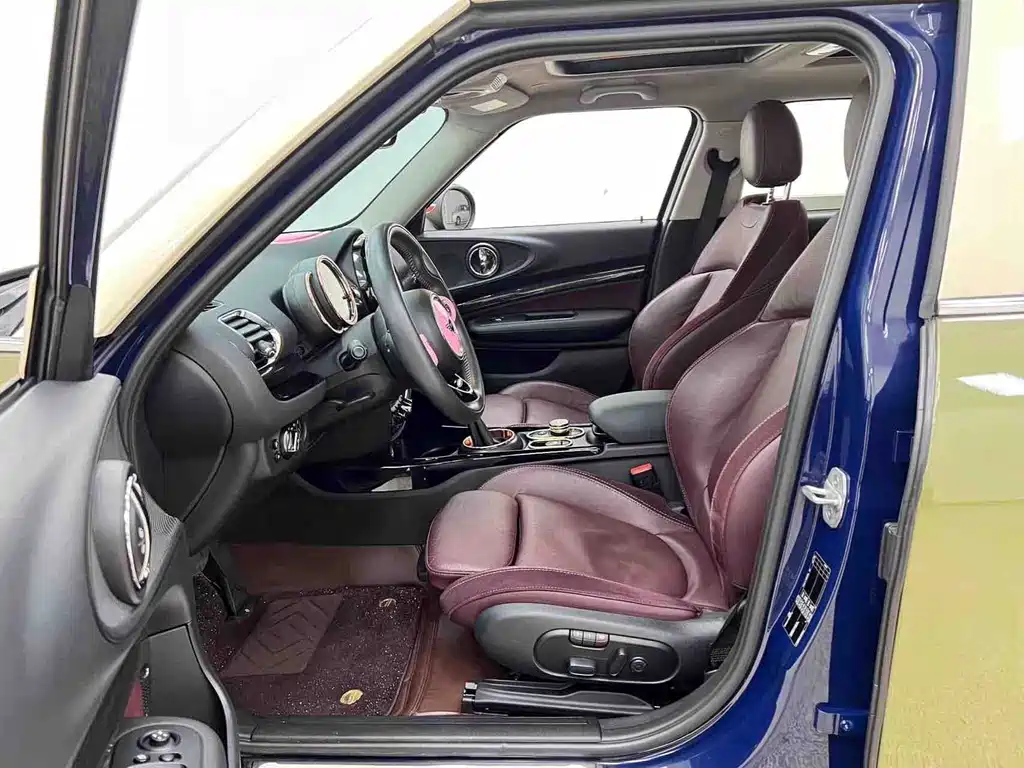 MINI Clubman 2019 — фото 12