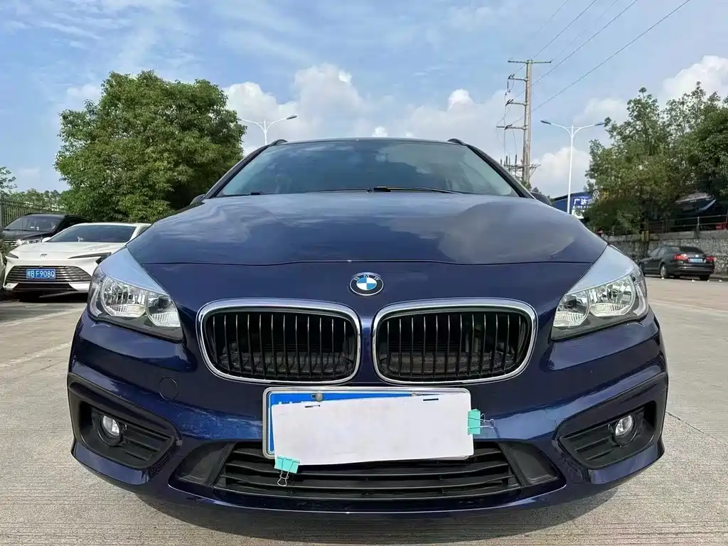 BMW 2 Series Active Tourer 2017 — фото 2