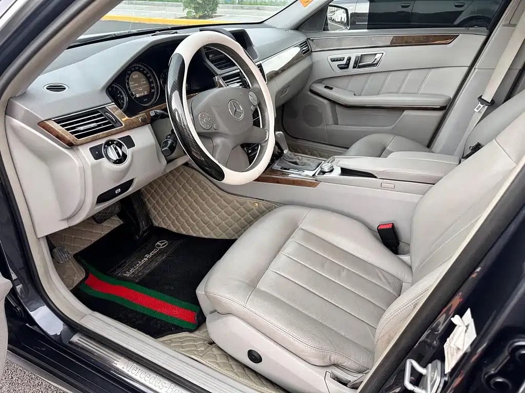 Mercedes-Benz E-Class 2010