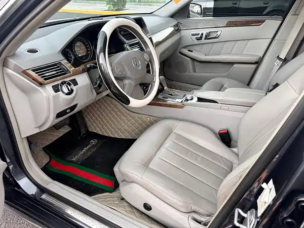 Mercedes-Benz E-Class 2010