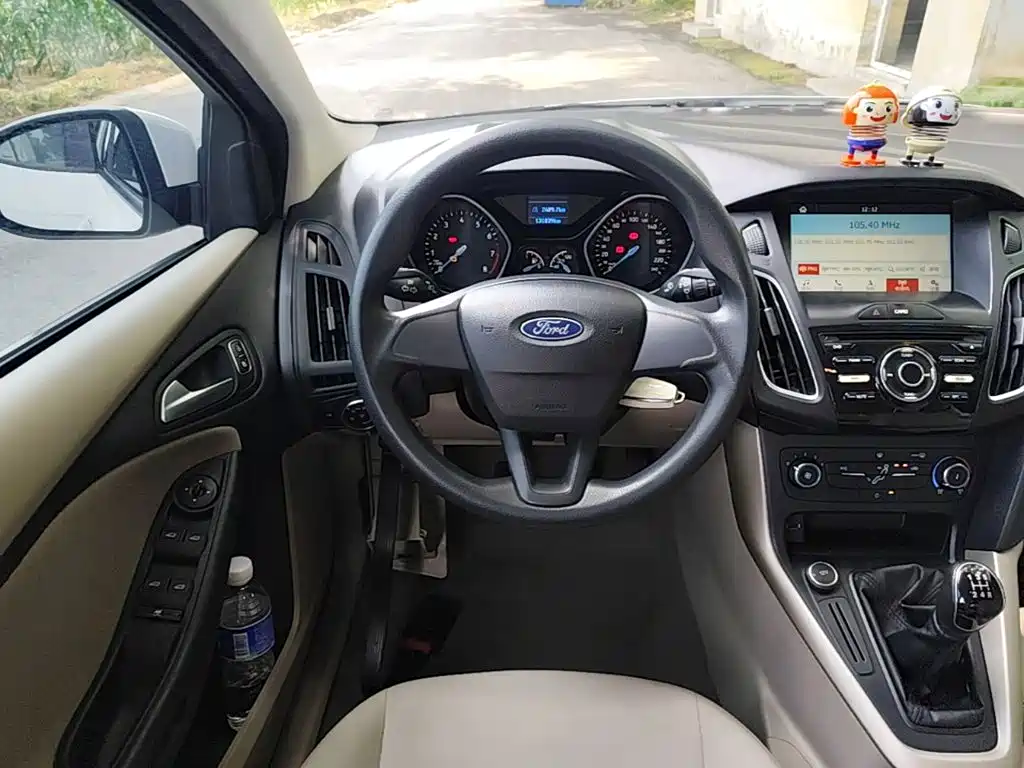Ford Focus 2018 — фото 11