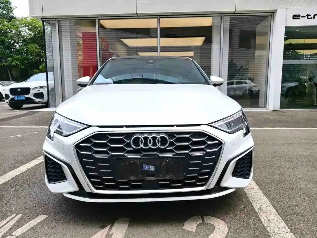 Audi A3 2023 — фото 2