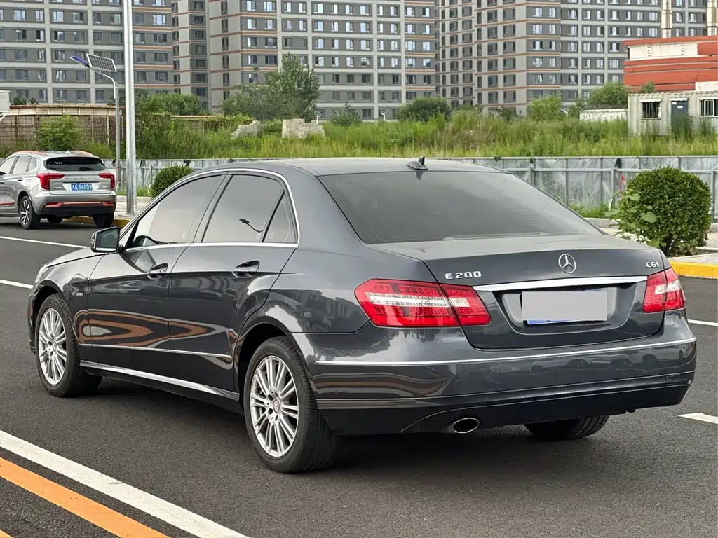 Mercedes-Benz E-Class 2010