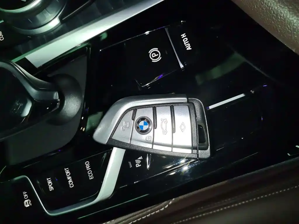 BMW 5 Series 2020 — фото 12