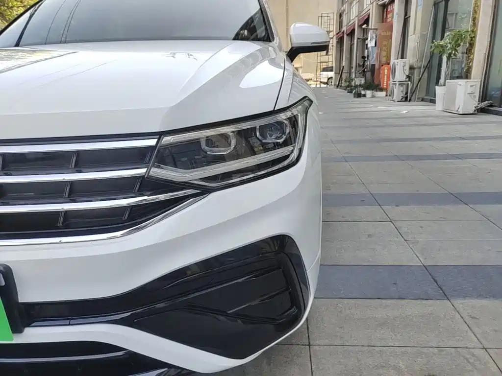 Volkswagen Tiguan L 2024 — фото 24