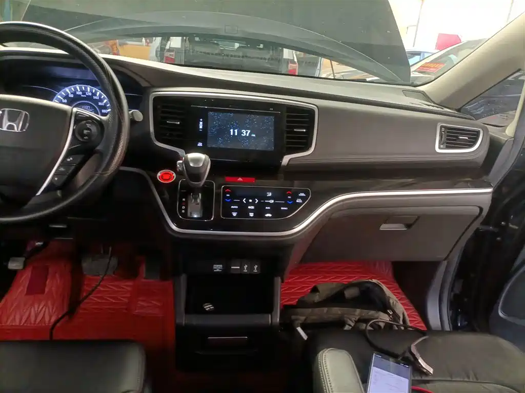 Honda Odyssey 2019 — фото 13