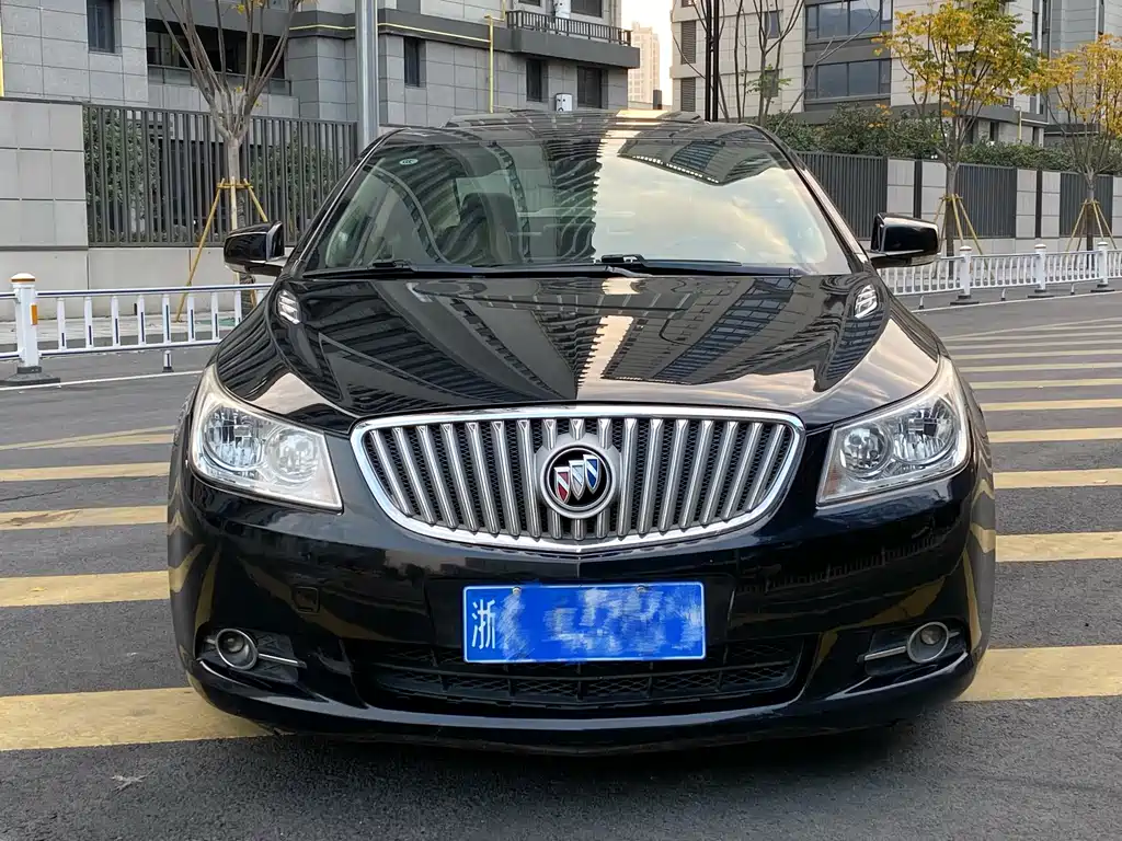 Buick LaCrosse 2011 — фото 16