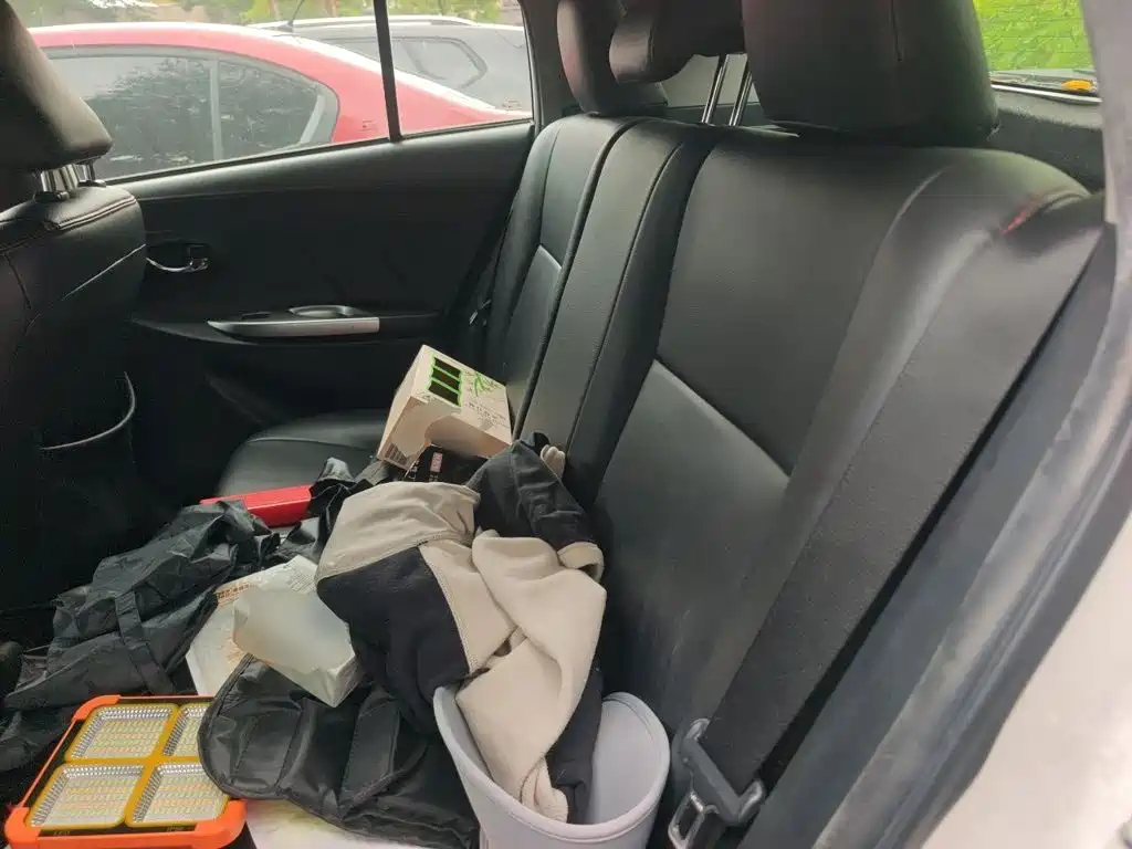 Toyota Yaris L 2015 — фото 13