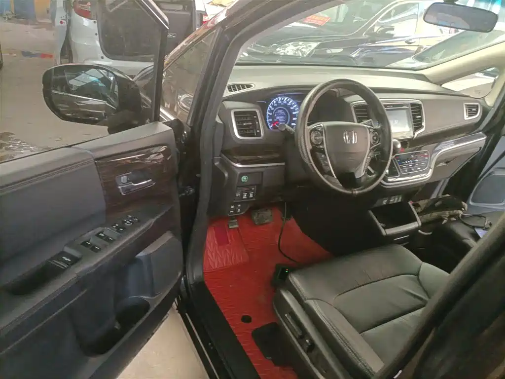 Honda Odyssey 2019 — фото 16
