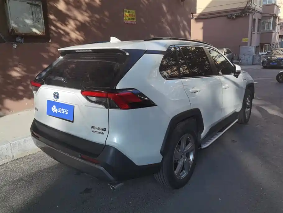 Toyota RAV4 2021