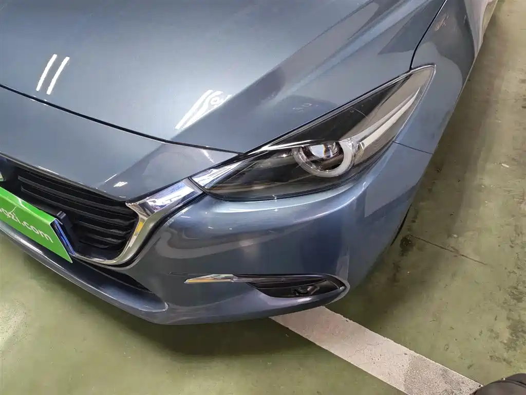 Mazda 3 Axela 2018 — фото 24