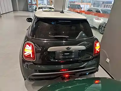 MINI MINI 2023