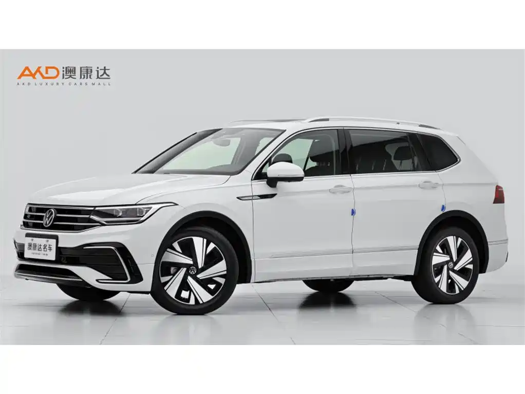 Volkswagen Tiguan L 2023 — фото 1