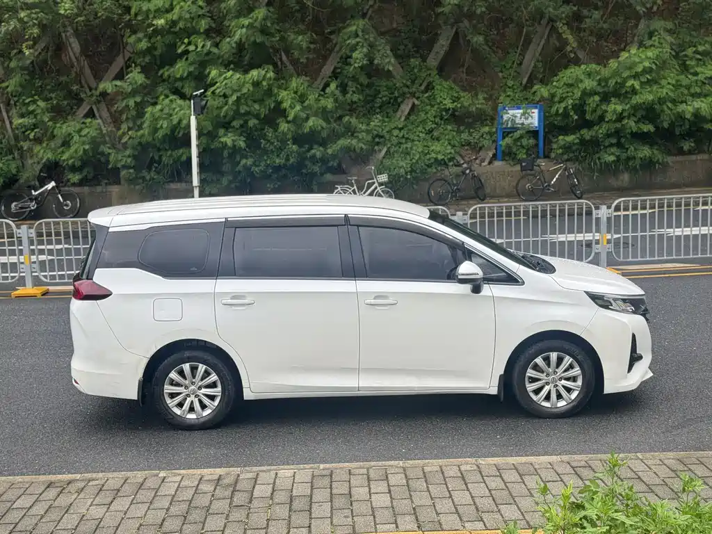 GAC Motor Trumpchi M6 2020 — фото 4