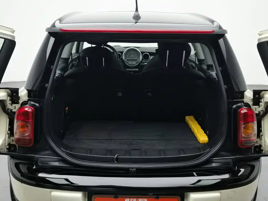 MINI Clubman 2010 — фото 16