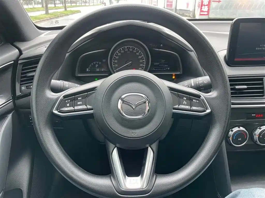 Mazda CX-4 2023 — фото 16
