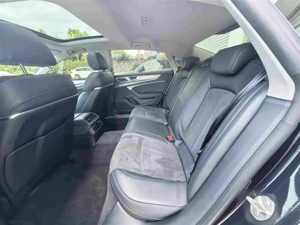Audi A7L 2025