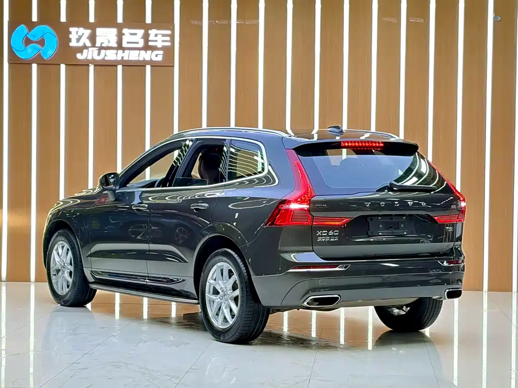 Volvo XC60 2020 — фото 14