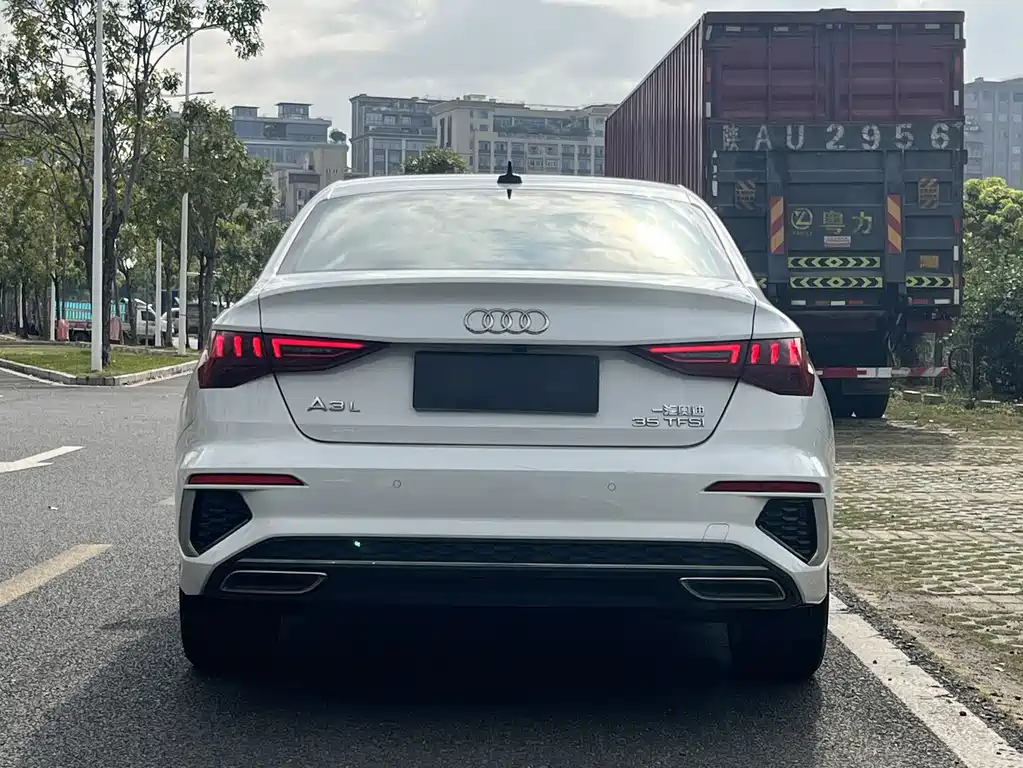 Audi A3 2023 — фото 6