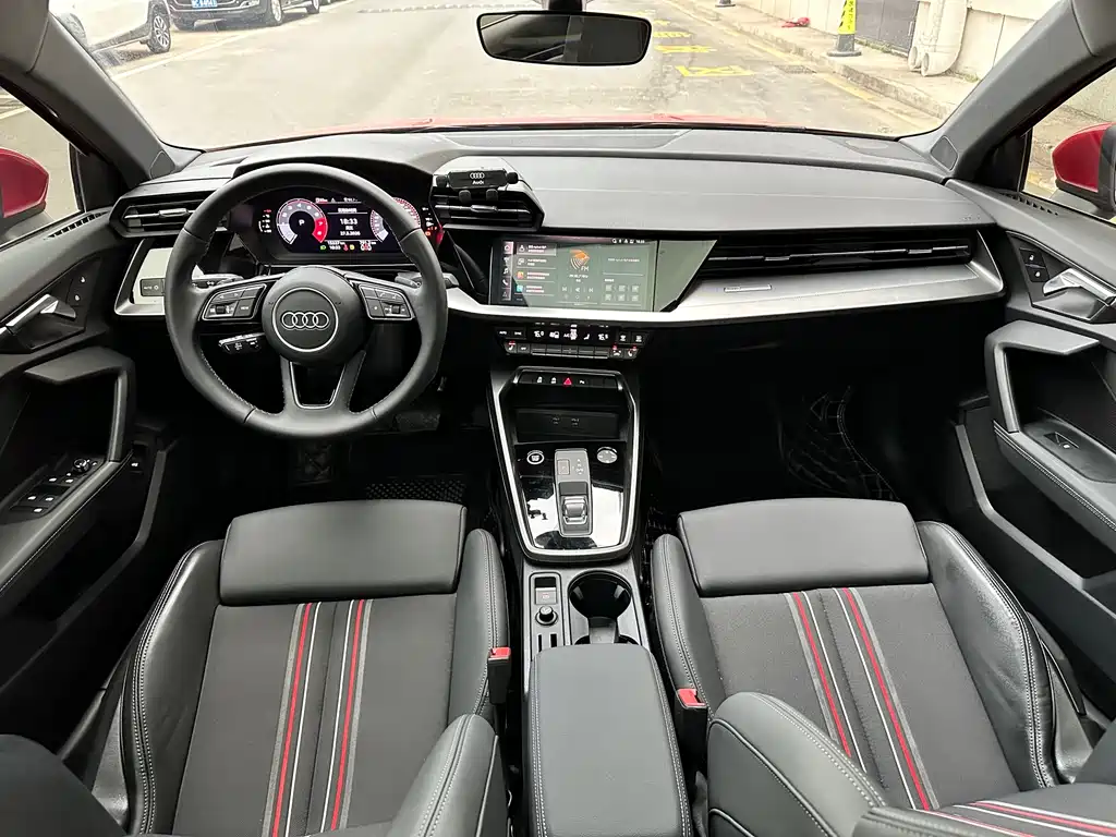 Audi A3 2023 — фото 14